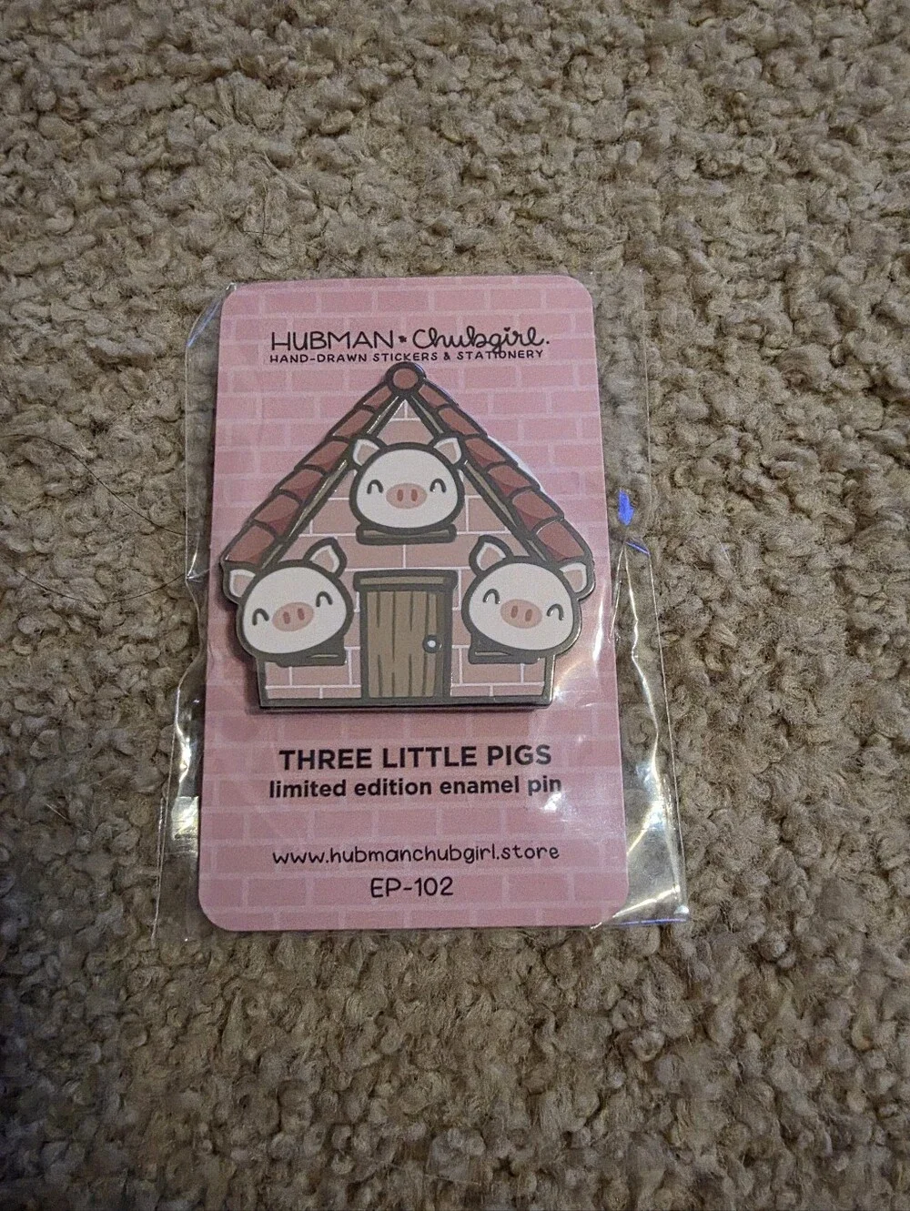 *NEW* THREE LITTLE PIGS Enamel Pin Hubman & Chubgirl